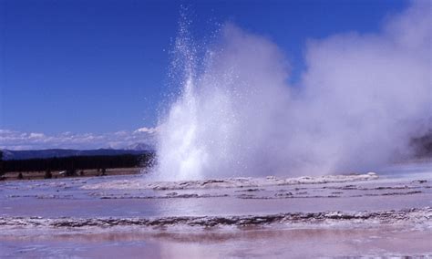 Yellowstone Geysers: Great Fountain Geyser - AllTrips