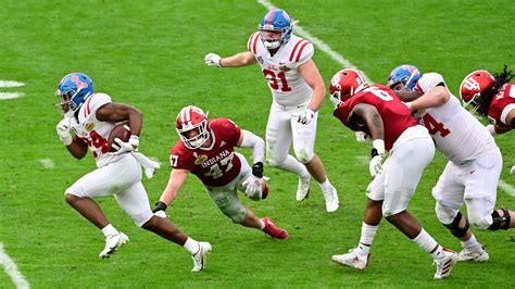 Ole Miss football - Deneen Looney