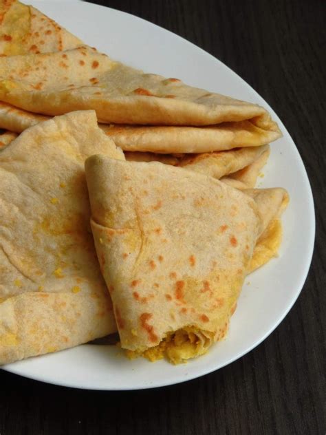 Priya's Versatile Recipes: Dhalpuri Roti/Trinidadian Dal Stuffed Flatbread