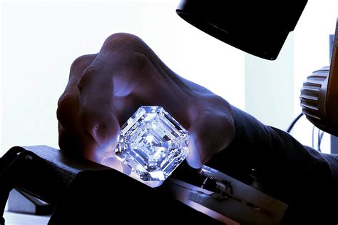 Record-breaking Lesedi la Rona diamond revealed - Katannuta Diamonds