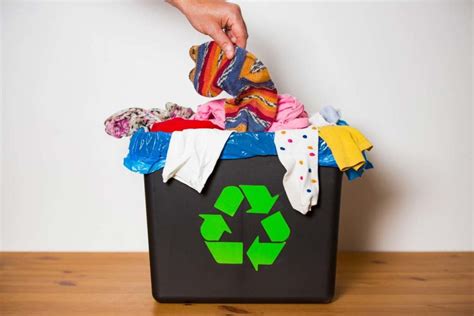 Recycling: How to Recycle + Recycling Challenges & Resources