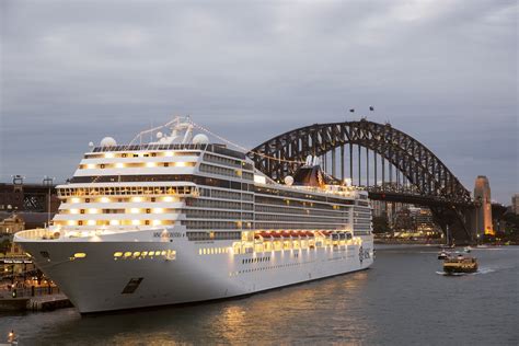 MSC Cruises into Sydney harbour – Travel Weekly