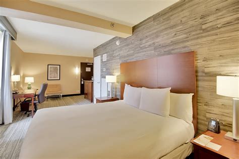 DoubleTree by Hilton Hotel & Suites Houston by the Galleria | Tri Canada Resorts