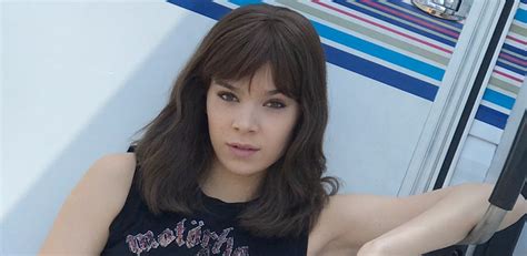 First Look: Hailee Steinfeld's 'Bumblebee' Character Is Pure 1980s Rock