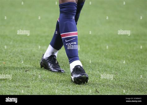 Neymar Jr of PSG wearing his new Puma shoes during the French ...