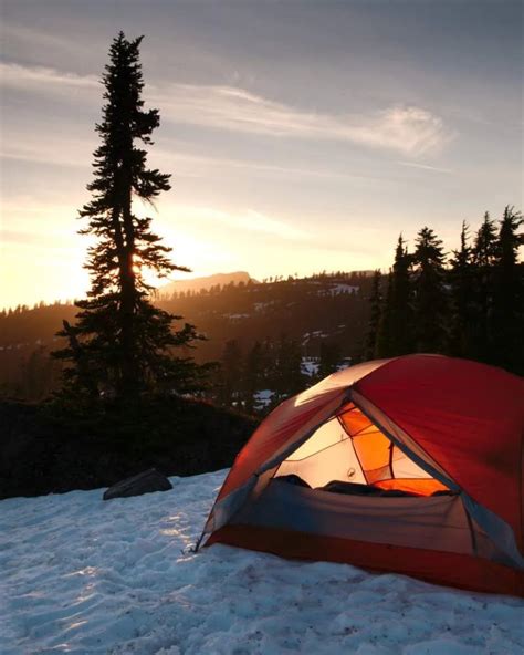 15 Essential Winter Camping Tips - Mountain Mat