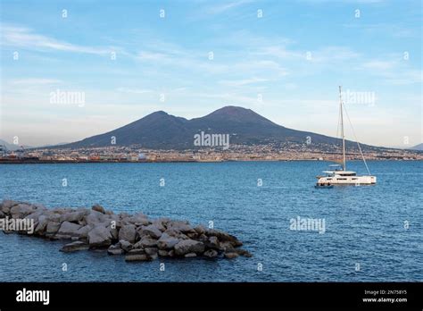 Scenic view of Mount Vesuvius at the Gulf of Naples, Southern Italy Stock Photo - Alamy