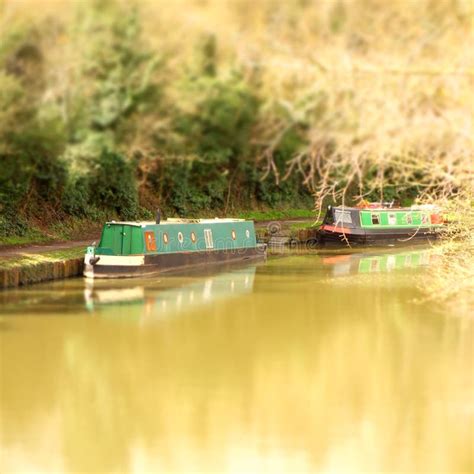 Canal Boats on Grand Union Canal Stock Photo - Image of london, grand ...