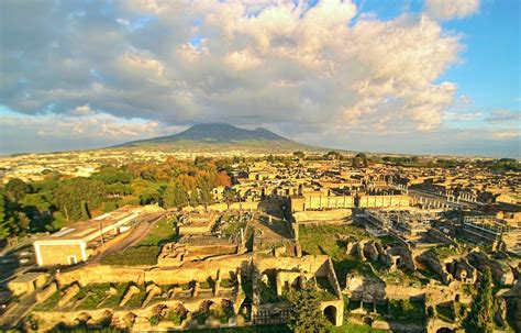 Rome to Pompeii Tour : Day Trip Guide to visit Pompeii by Train or Bus