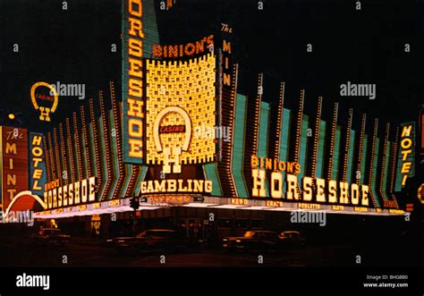 Horseshoe neon sign vegas hi-res stock photography and images - Alamy