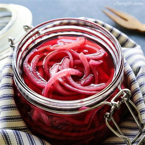 Quick Pickled Red Onions | A Farmgirl's Dabbles