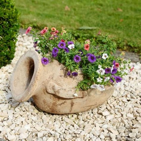 Clay jugs and amphorae for garden flower beds decoration: 45 original ...