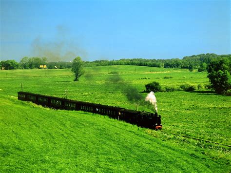 Trains with Awesome Landscapes HD Wallpapers