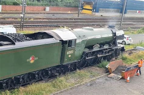 Edinburgh locals spot Flying Scotsman as famous locomotive marks 100 ...