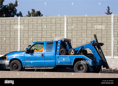 Tow truck hi-res stock photography and images - Alamy