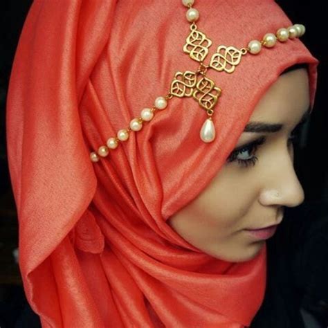 Hijab Accessories-25 ways to Accessorize Hijab With Jewelry