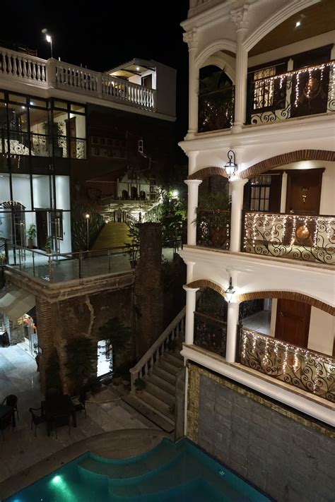 The Mediocre Wanderer: Hotel Luna, Vigan City: A Hotel Review