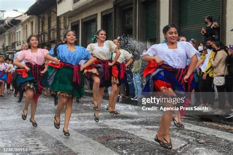 Ecuador Carnival Photos and Premium High Res Pictures - Getty Images