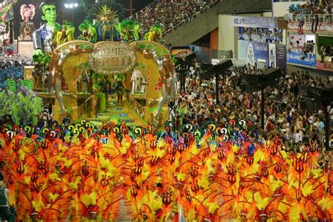 Samba School Parade in Sambadrome - Rio de Janeiro, Brazil | Carnaval de rio de janeiro ...