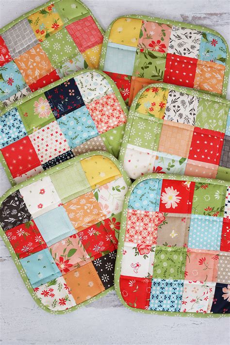 How to Make a Quilted Potholder: A Step by Step Tutorial | A Quilting ...