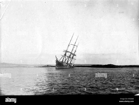 Three Masted Ship Black and White Stock Photos & Images - Alamy