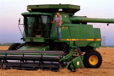 From Farm to Plate | Eat Wheat