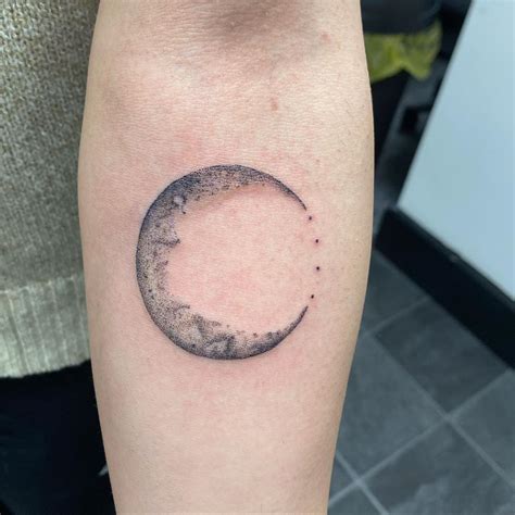 UPDATED: 40 Symbolic Crescent Moon Tattoos (August 2020)