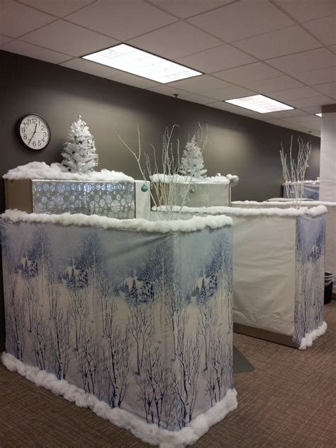 Winter Wonderland idea for Christmas at work. Diy Cubicle Decor, Christmas Cubicle Decorations ...