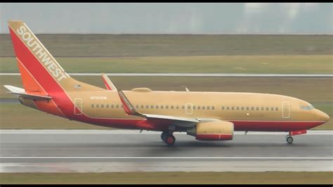 Southwest Airlines Boeing 737-700 Retro Desert Livery [N792SW] takeoff ...