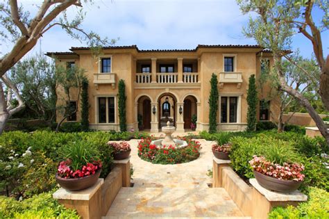 Las casas más hermosas del mundo | Arkiplus | Mediterranean style homes, Mediterranean homes ...