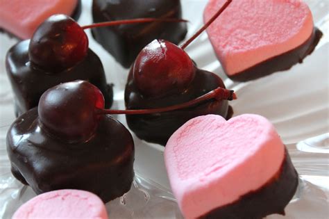 Sumee's Culinary Bites: Chocolate Covered Marshmallow Hearts