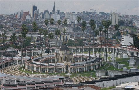 File:Cementerio de Manizales-Colombia.jpg - Wikimedia Commons