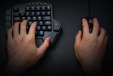 Best left-handed keyboards for gaming - Dot Esports