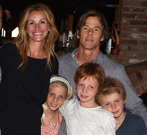 Julia Roberts family: siblings, parents, children, husband