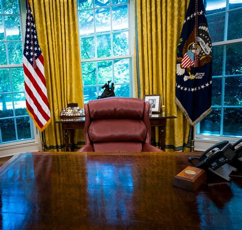 White House Oval Office Desk - Photos President Biden S Redecorated Oval Office President Biden ...