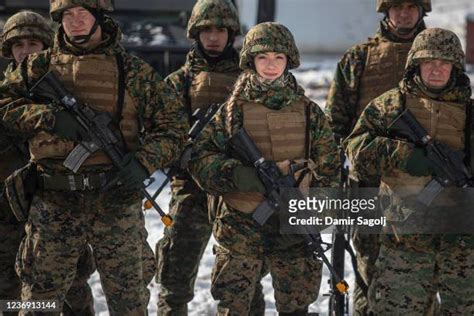 7,179 Bosnian Armed Forces Stock Photos, High-Res Pictures, and Images - Getty Images