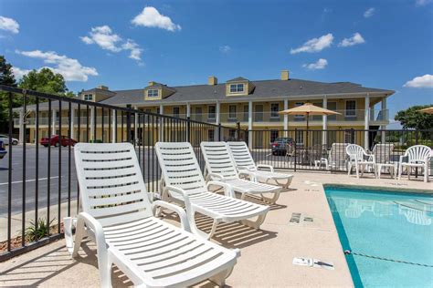 Quality Inn Laurinburg, NC - See Discounts