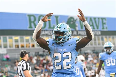 Tulane football dominates UMass in season opener • The Tulane Hullabaloo