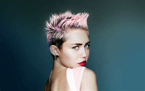 ha83-wallpaper-miley-cyrus-for-v-face-music - Papers.co