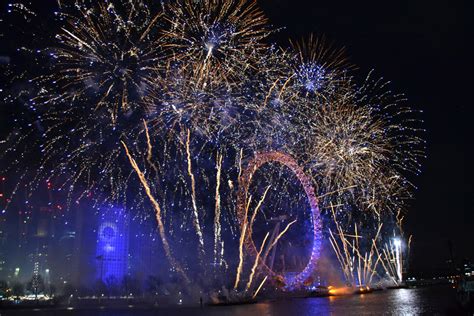 London New Year's Eve Cruise (2024 into 2025) on River Thames with City ...