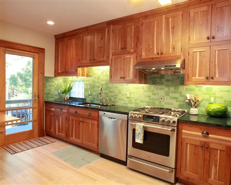 20+ Small Kitchen Backsplash Ideas - DECOOMO