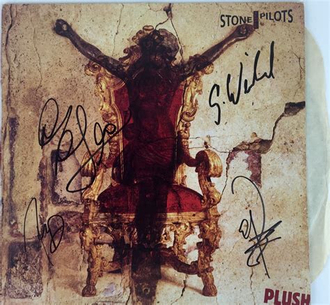 Lot Detail - Stone Temple Pilots Rare Signed "Plush" Record Album Single (PSA/JSA Guaranteed)