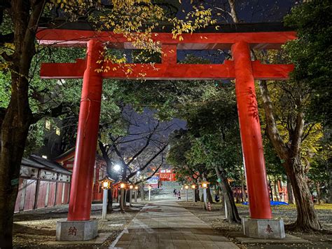 Hanazono Shrine in Shinjuku - Japan by web