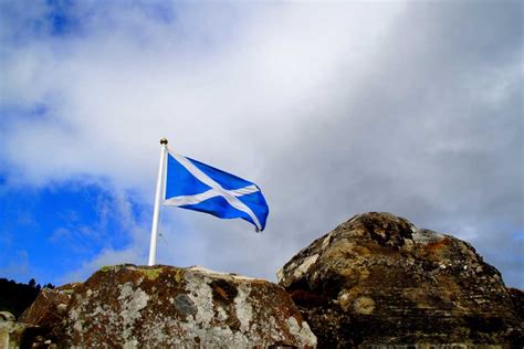 History of the Scottish flag - Great British Mag