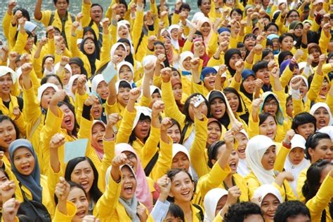 Karyawan UI Terganggu Demo Mahasiswa | Republika Online