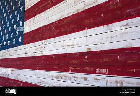 Old painting american flag hi-res stock photography and images - Alamy