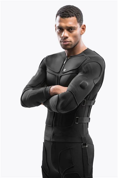 Teslasuit Offers Full Body Haptic Feedback for Virtual Reality | Digital Trends Suit Of Armor ...