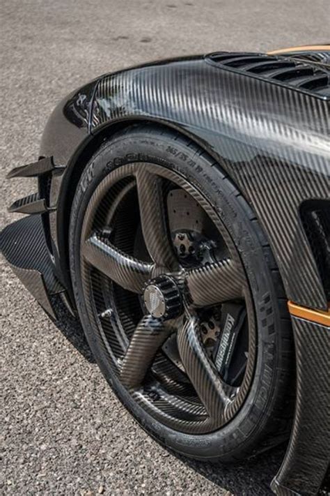 Koenigsegg carbon fiber wheels