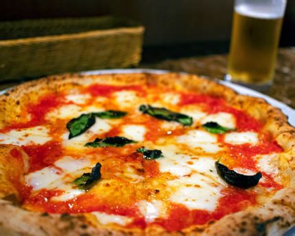 The best pizza places in Rome. Enjoy the city’s best kept secrets