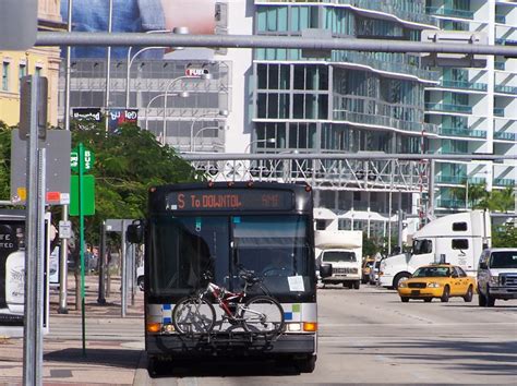 In Latest Miami-Dade Transit Debate, It’s WiFi vs. Bus Shelters